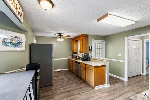 106 S Oaks Lane, Warner Robins, GA 31088