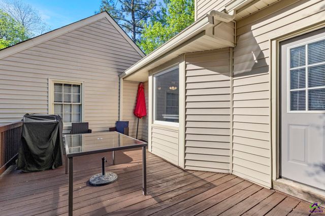 106 S Oaks Lane, Warner Robins, GA 31088
