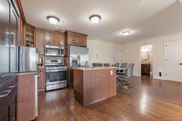 156 Beach 9th Street 4D, Far Rockaway, NY 11691