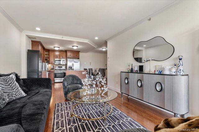 156 Beach 9th Street 4D, Far Rockaway, NY 11691