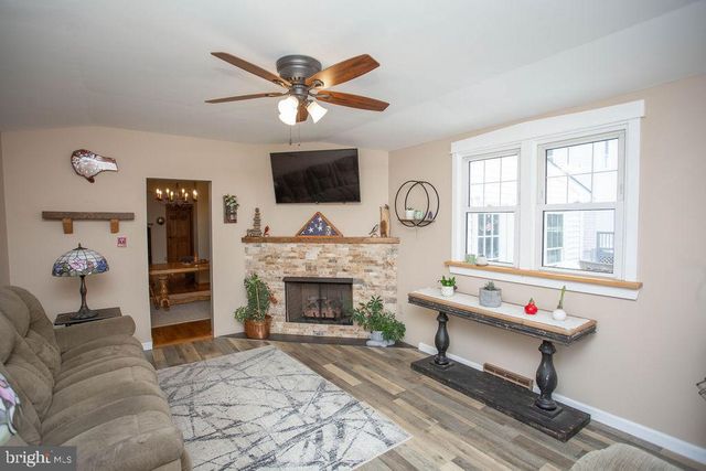 406 WALNUT AVE, Laurel Springs, NJ 08021