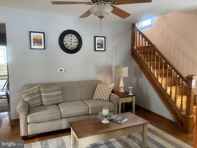 406 WALNUT AVE, Laurel Springs, NJ 08021