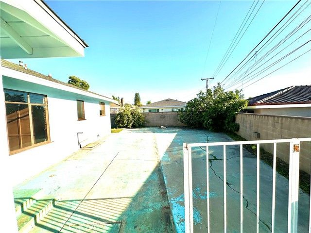 425 N Neil, West Covina, CA 91791