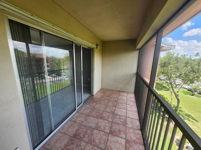 601 SW 142nd Avenue SW 413 Q, Pembroke Pines, FL 33027
