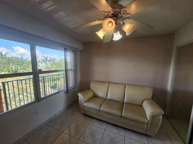 601 SW 142nd Avenue SW 413 Q, Pembroke Pines, FL 33027