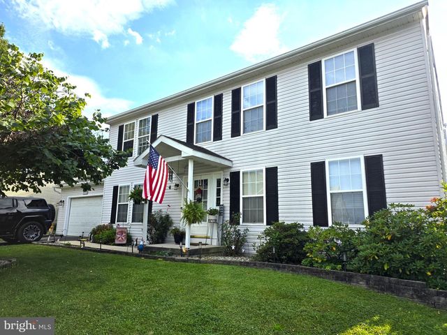 37 GREENMONT DR, Enola, PA 17025