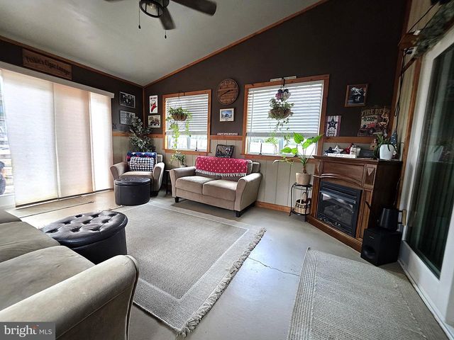 37 GREENMONT DR, Enola, PA 17025