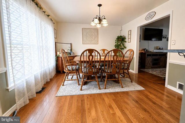 37 GREENMONT DR, Enola, PA 17025