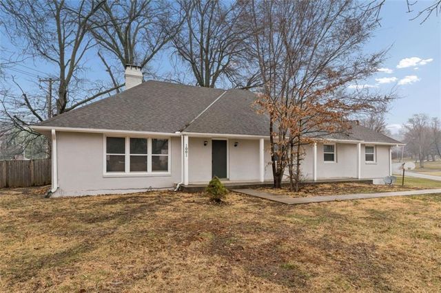 1001 Tam Oshanter Drive, Kansas City, MO 64145