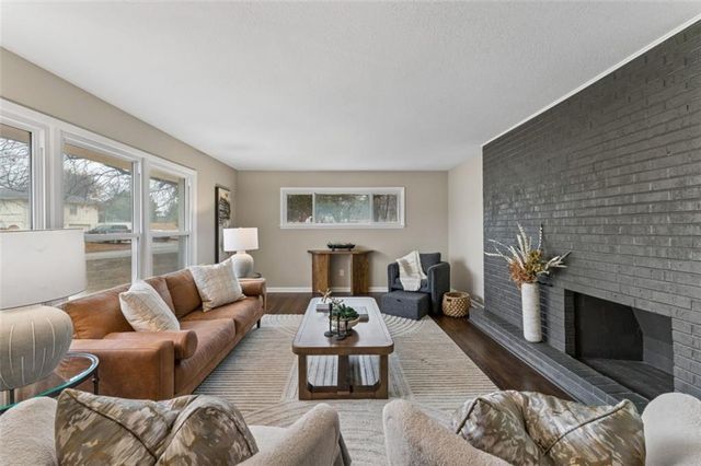 1001 Tam Oshanter Drive, Kansas City, MO 64145