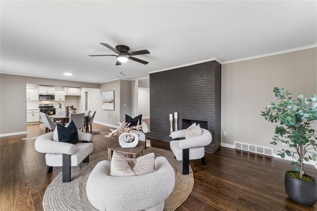 1001 Tam Oshanter Drive, Kansas City, MO 64145