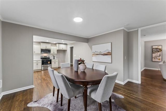 1001 Tam Oshanter Drive, Kansas City, MO 64145