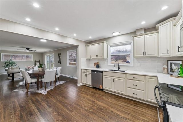 1001 Tam Oshanter Drive, Kansas City, MO 64145