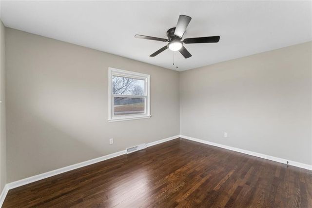 1001 Tam Oshanter Drive, Kansas City, MO 64145