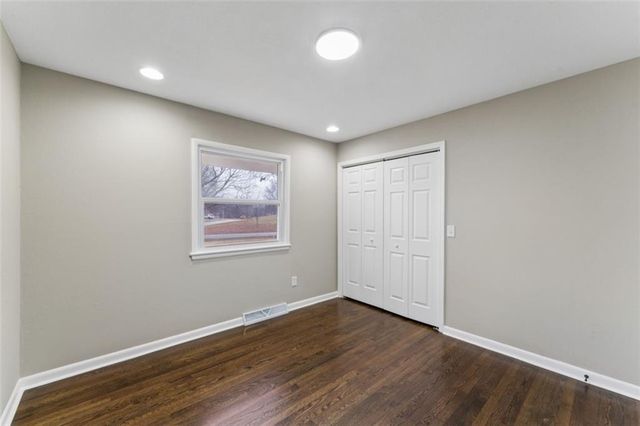 1001 Tam Oshanter Drive, Kansas City, MO 64145