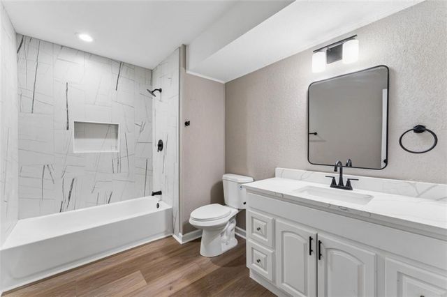 1001 Tam Oshanter Drive, Kansas City, MO 64145