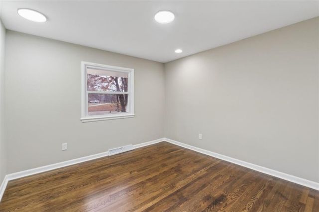 1001 Tam Oshanter Drive, Kansas City, MO 64145