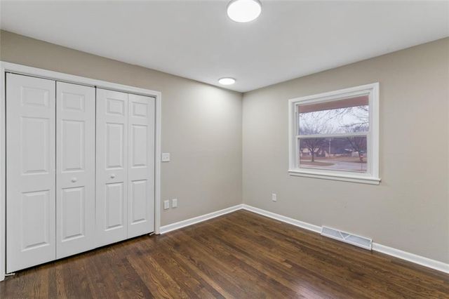 1001 Tam Oshanter Drive, Kansas City, MO 64145