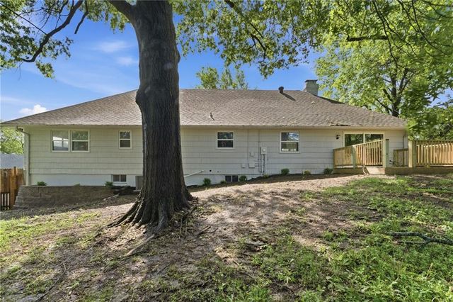 1001 Tam Oshanter Drive, Kansas City, MO 64145