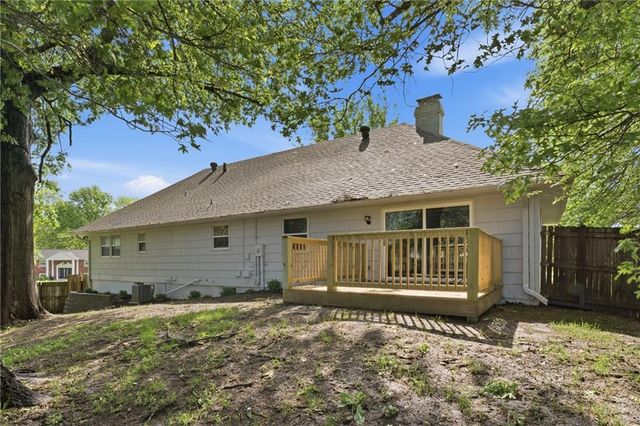 1001 Tam Oshanter Drive, Kansas City, MO 64145