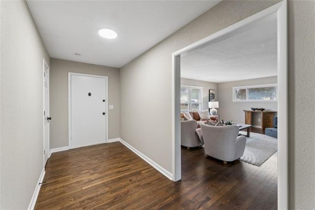 1001 Tam Oshanter Drive, Kansas City, MO 64145