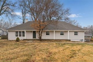 1001 Tam Oshanter Drive, Kansas City, MO 64145