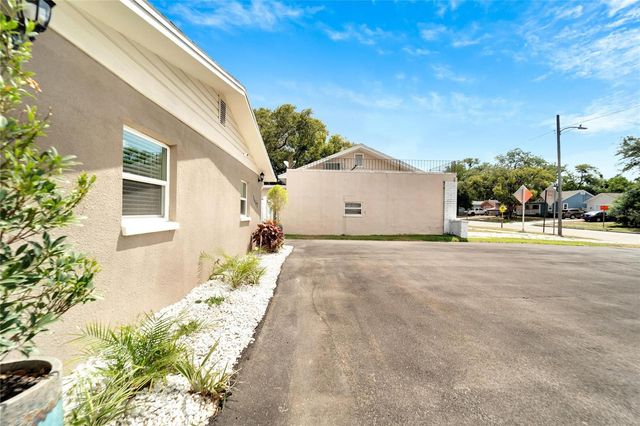 1462 CLEVELAND STREET 1, Clearwater, FL 33755