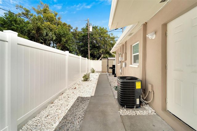 1462 CLEVELAND STREET 1, Clearwater, FL 33755