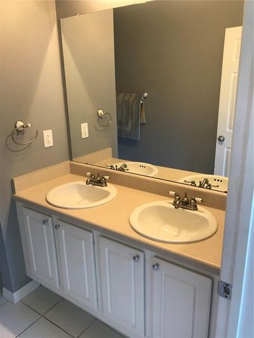 5681 BENTGRASS DRIVE 13-212, Sarasota, FL 34235