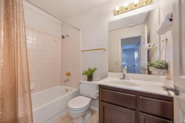 9009 Chaff Ct, Elk Grove, CA 95758