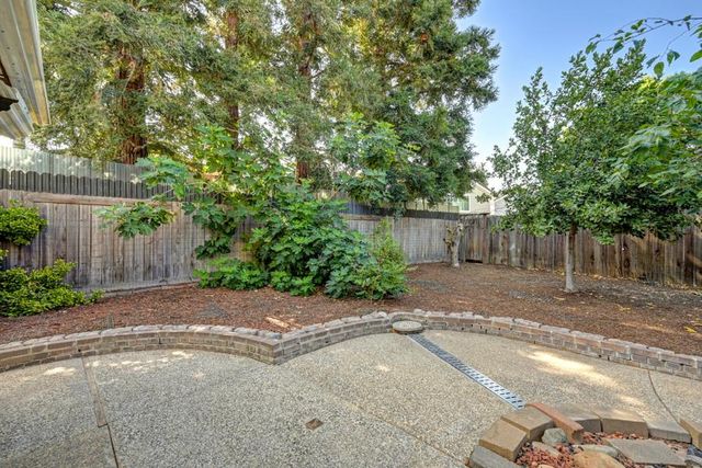 9009 Chaff Ct, Elk Grove, CA 95758