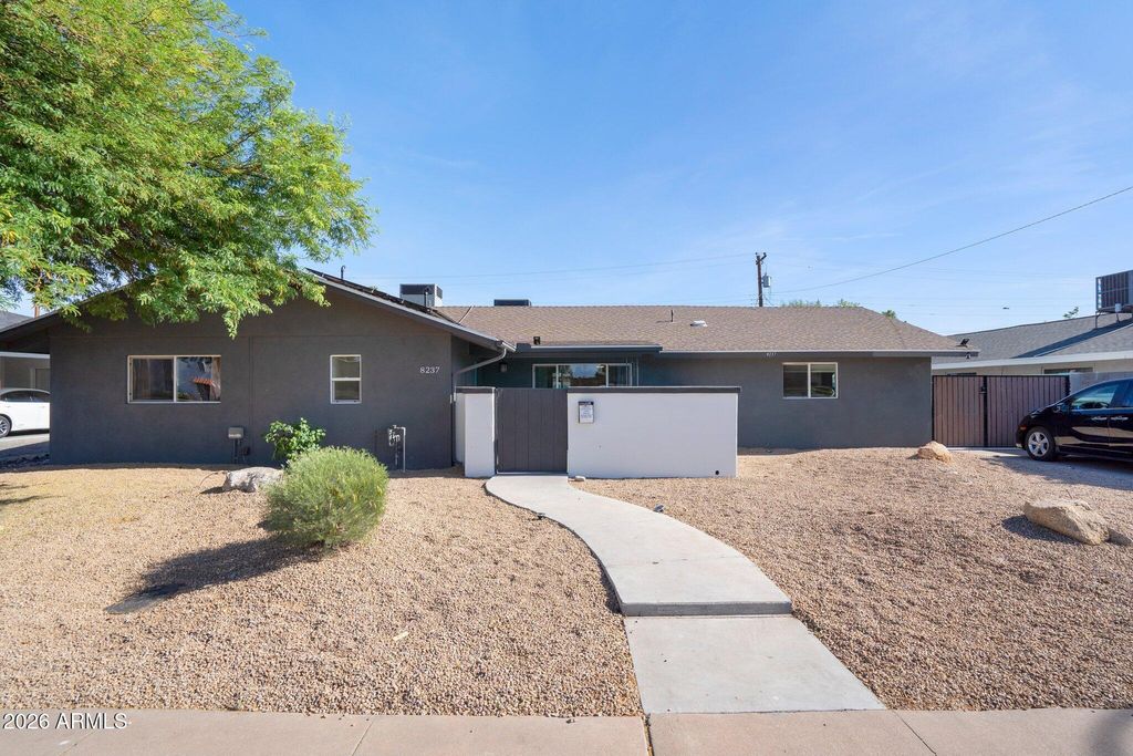 8237 E CHAPARRAL Road, Scottsdale, AZ 85250 — photo 2