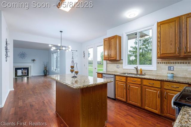 45498 Muirfield Drive, Canton, MI 48188