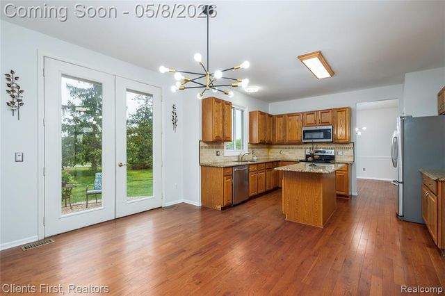 45498 Muirfield Drive, Canton, MI 48188