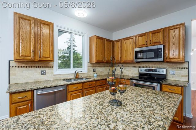 45498 Muirfield Drive, Canton, MI 48188