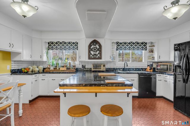 1501 Ridge Road, North Haven, CT 06473