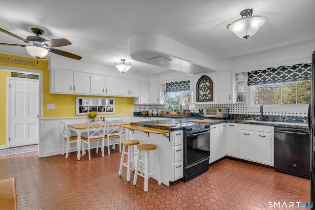 1501 Ridge Road, North Haven, CT 06473