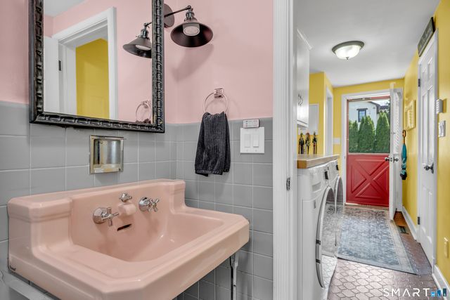 1501 Ridge Road, North Haven, CT 06473