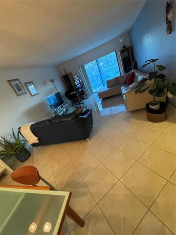 16141 Blatt Boulevard, Weston, FL 33326