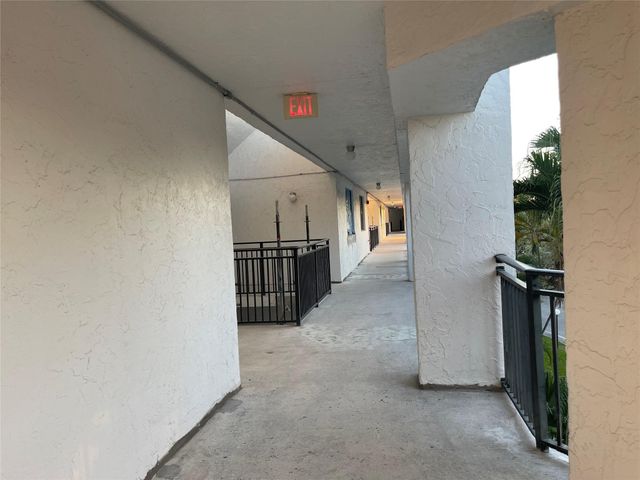 16141 Blatt Boulevard, Weston, FL 33326