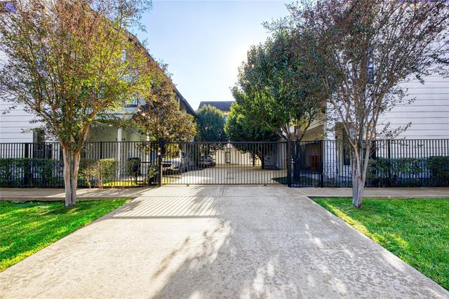 2209 Bastrop Street, Houston, TX 77003