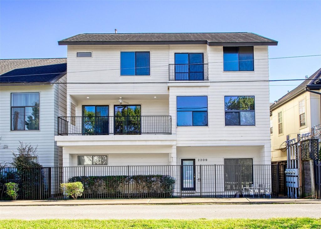 2209 Bastrop Street, Houston, TX 77003