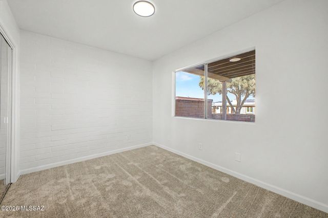 265 N Camino Del Vate, Green Valley, AZ 85614
