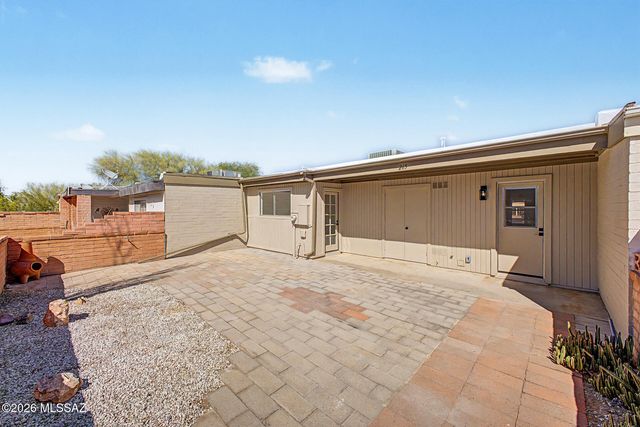 265 N Camino Del Vate, Green Valley, AZ 85614