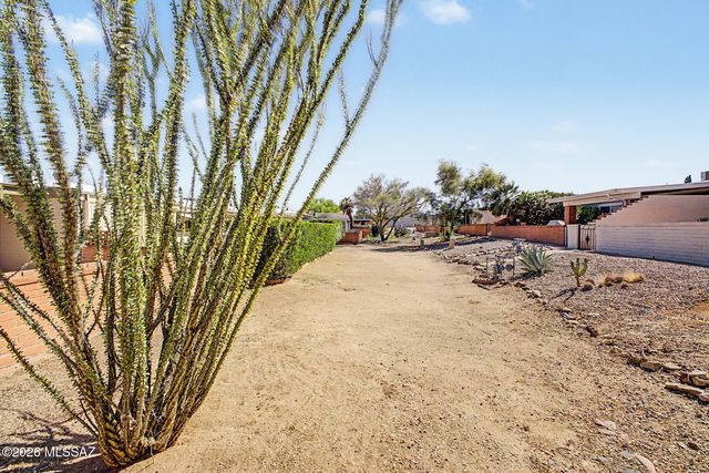 265 N Camino Del Vate, Green Valley, AZ 85614