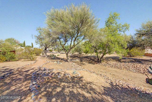 265 N Camino Del Vate, Green Valley, AZ 85614