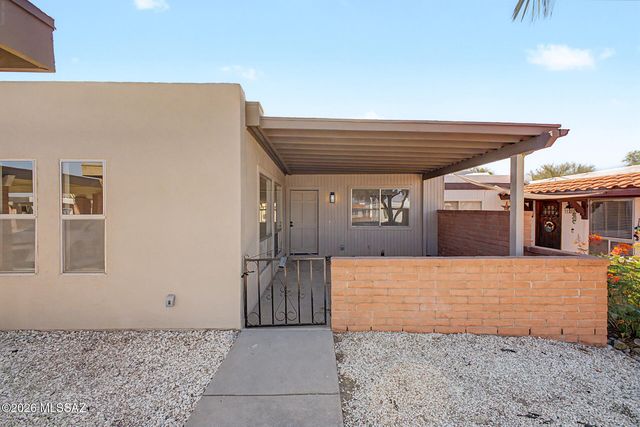 265 N Camino Del Vate, Green Valley, AZ 85614
