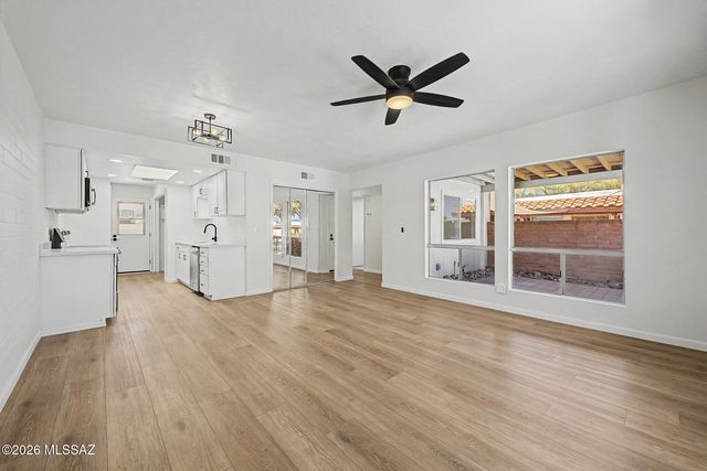 265 N Camino Del Vate, Green Valley, AZ 85614