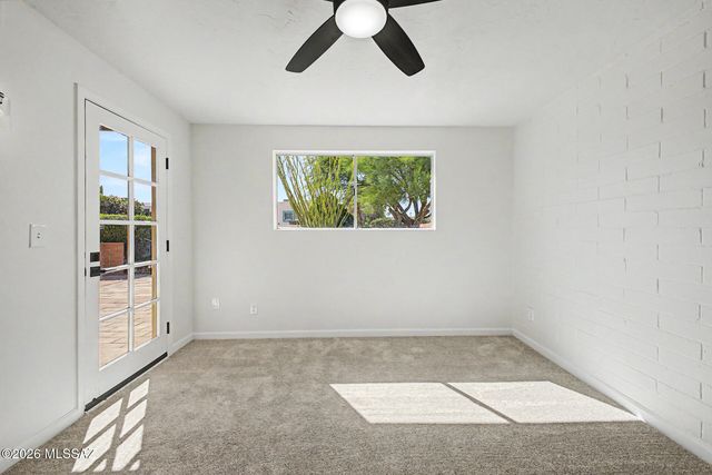265 N Camino Del Vate, Green Valley, AZ 85614
