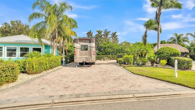 3166 GREAT HERON LOOP, Polk City, FL 33868
